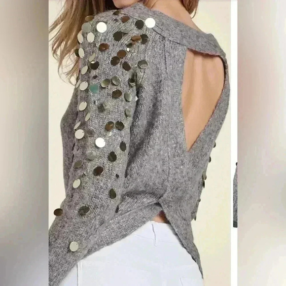 VENUS Sweaters - VENUS Chic Grey Sweater with Sequin Detailing